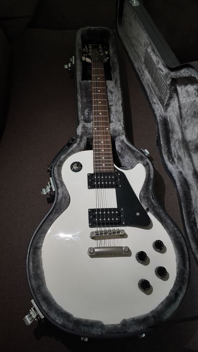 Guitarra Elétrica Epiphone Les Paul Studio - Alpine White +  Hardcase Original + Hercules Stand
