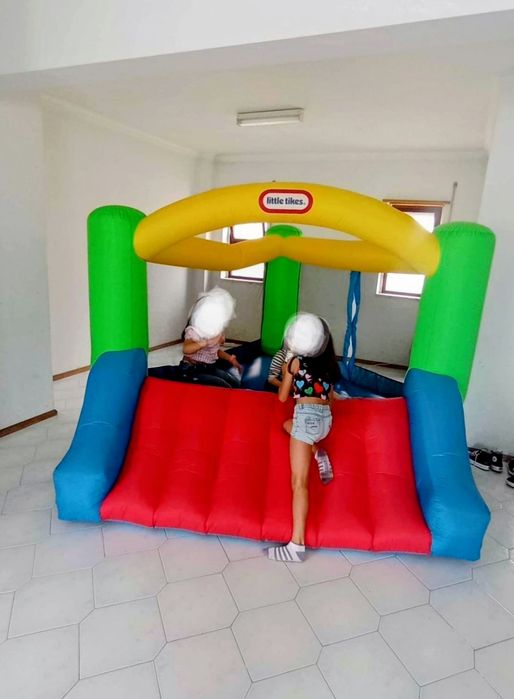 Vendo Insuflável Infantil Little Tikes (usado mas em excelente estado)