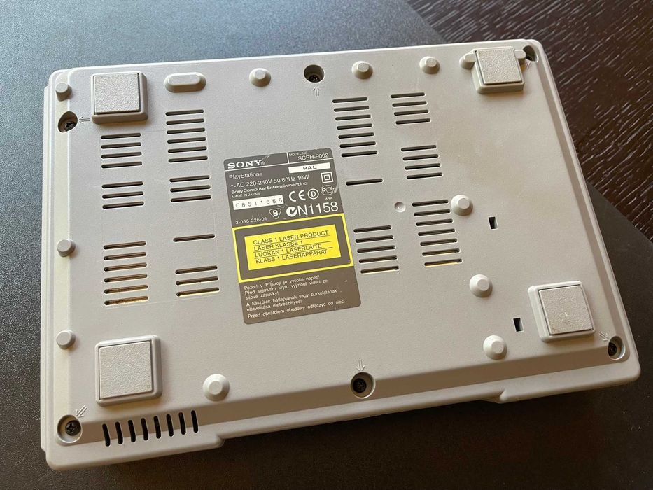 Playstation Sony SCPH-9002 + 3 jogos