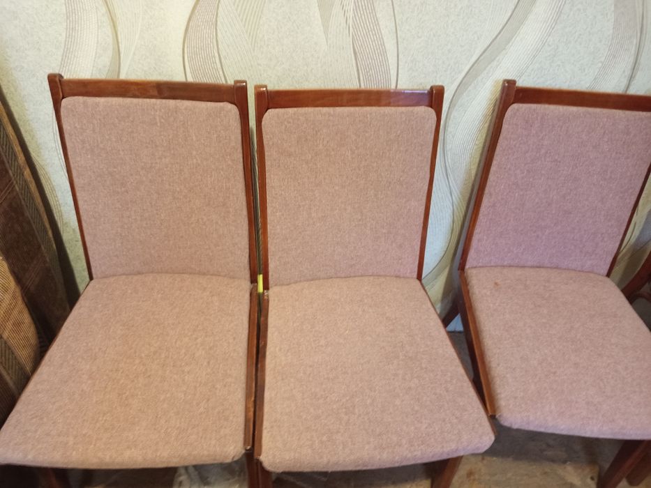 Продам стільці в судовому стані