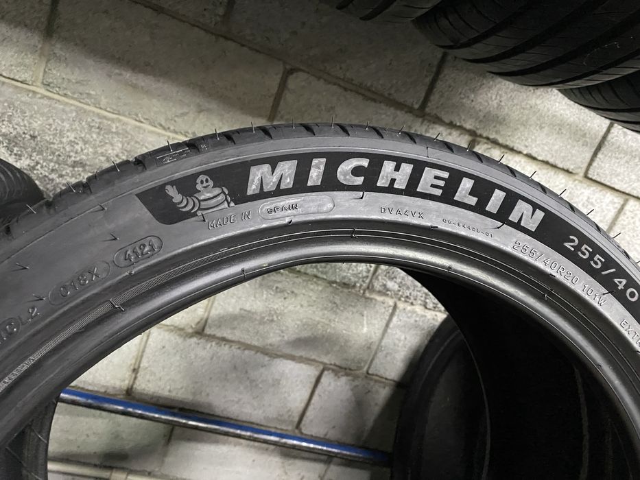 Літні шини 255/40 R20 (101W) MICHELIN