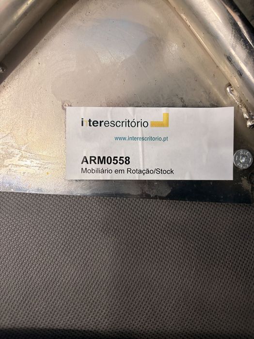 Poltrona - bonita e muito confortável