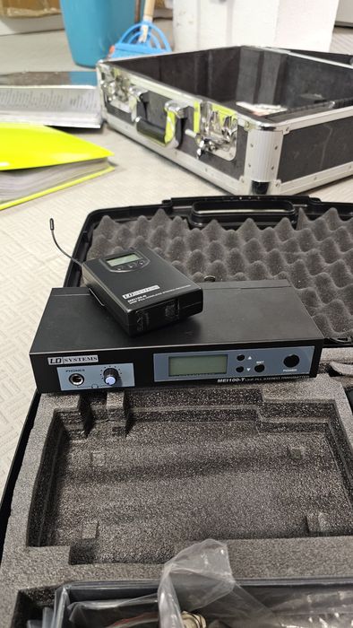 Sistema de monitoramento in-ear wireless (IEM - In-Ear Monitoring)