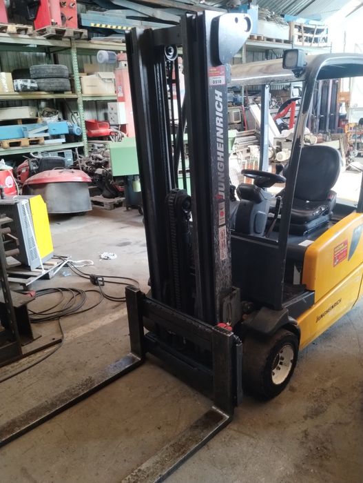 Wózek widłowy elektryczny Jungheinrich EFG 218K  1.8t Triplex