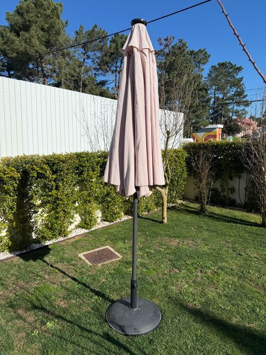 Guarda-sol de jardim premium com iluminação LED solar integrada + base em concreto – Muito bom estado