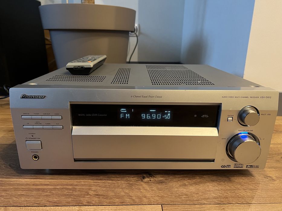 Аудио видео ресивер усилитель 6 каналов по 100 Вт A/V Pioneer VSX-D812