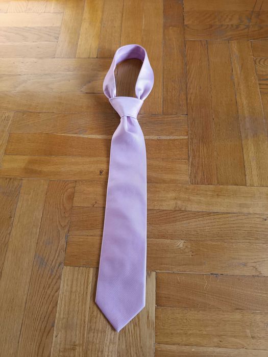 Różowy stylowy krawat