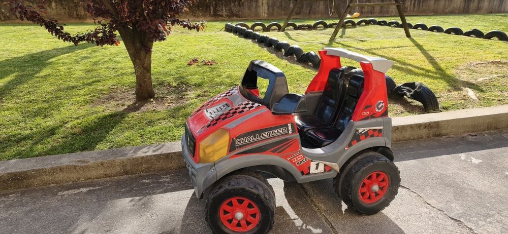 Carro de passeio para 2 crianças Feber