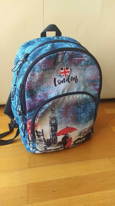 Mochila escolar GHUTS