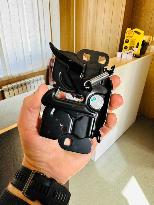 Замок капота Dodge Journey 2011-2020