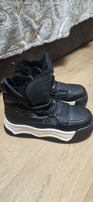 Зимові шкіряні чоботи кросівки