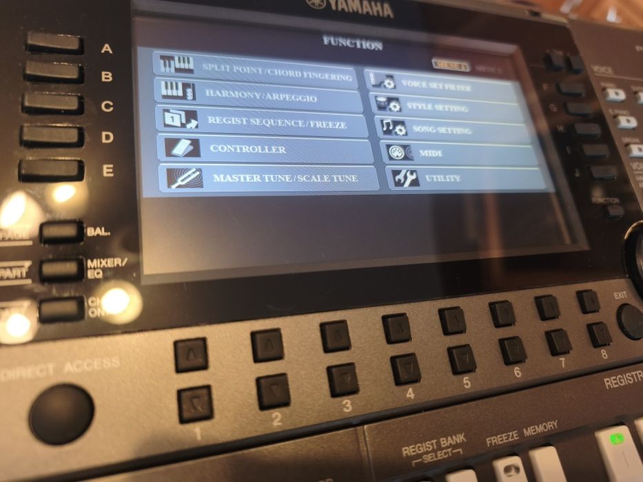 Yamaha psr s 770