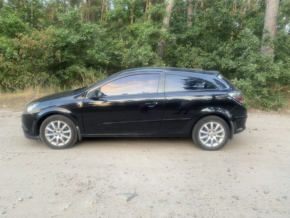Продам авто opel astra H купе