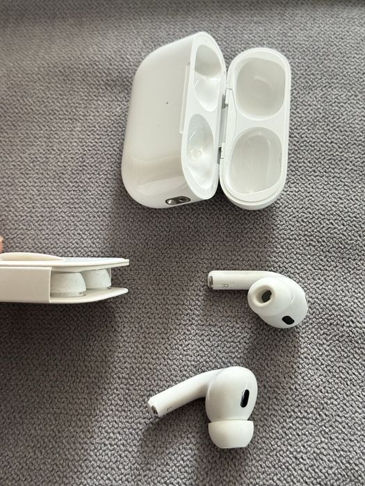 Apple AirPods Pro 2nd generation with MagSafe Charging Case USB-C