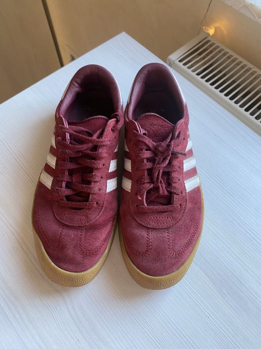 Жіночі кросівки 37 розмір