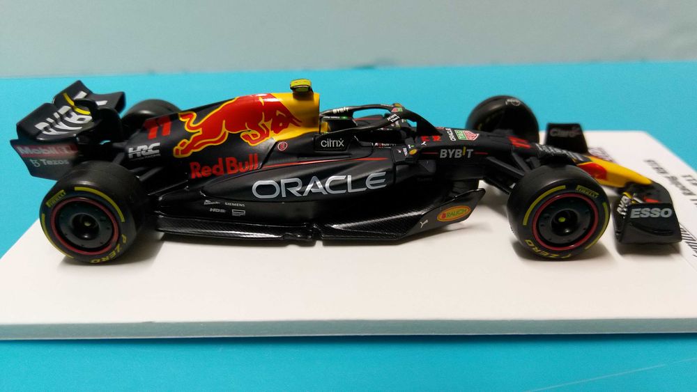 Red Bull RB18 #11 Perez - Mundial Fórmula 1 2022 - Miniatura 1/43