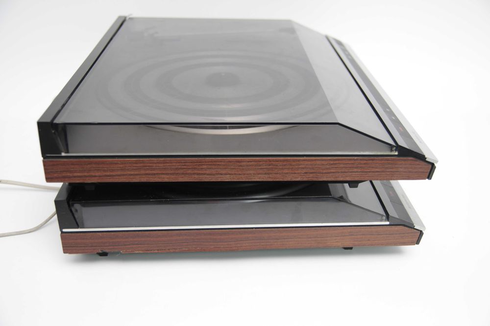 Dwa gramofony Bang&Olufsen 2200 i 2202