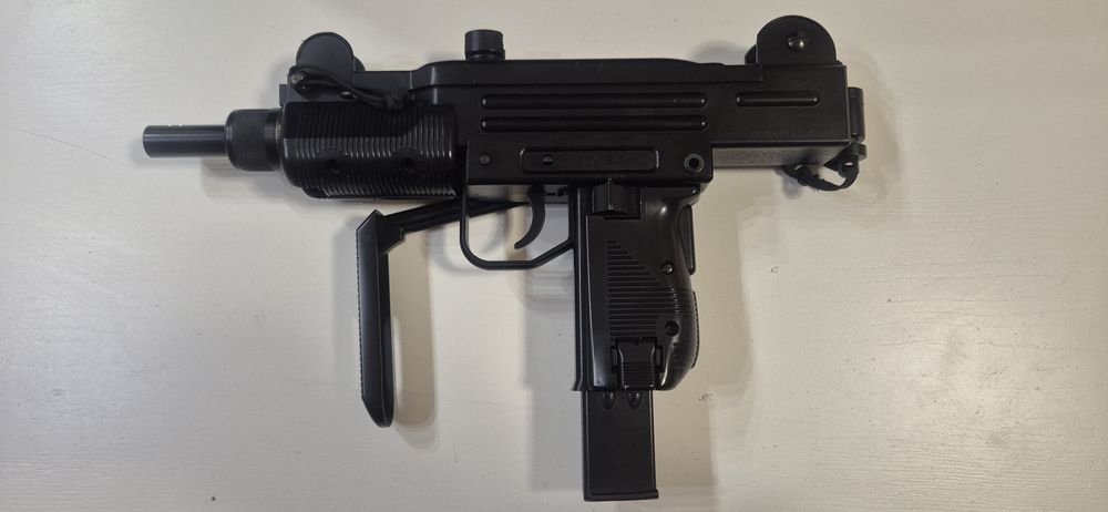 Vendo SMG MINI-UZI IMI CO2 Pressão de Ar