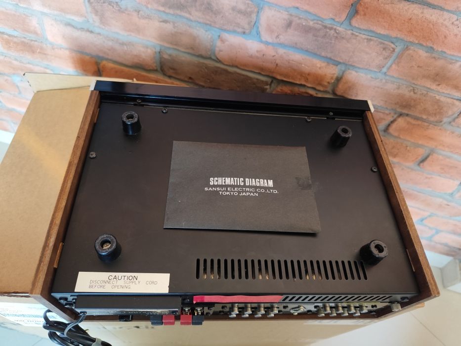 Wzmacniacz Sansui AU-555A