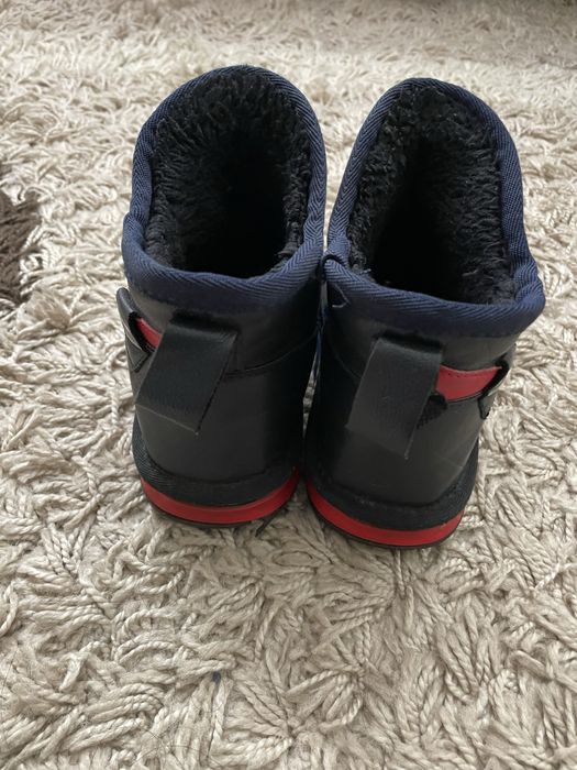 Зимові угі. Зимові сапоги.