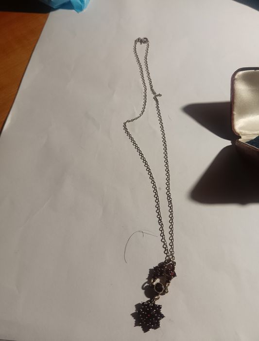 Fio com medalha e estojo tipo colar 36 cm