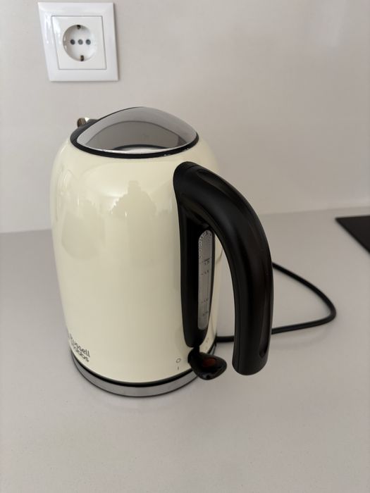 Chaleira Russel Hobbs