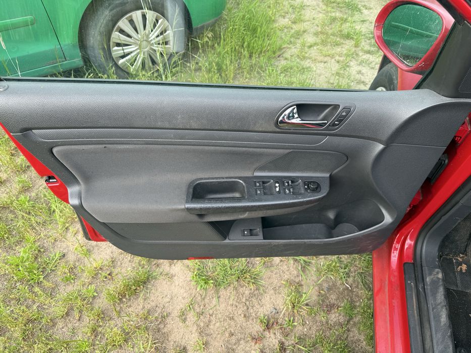 Drzwi lewy przod golf 5 V LY3D