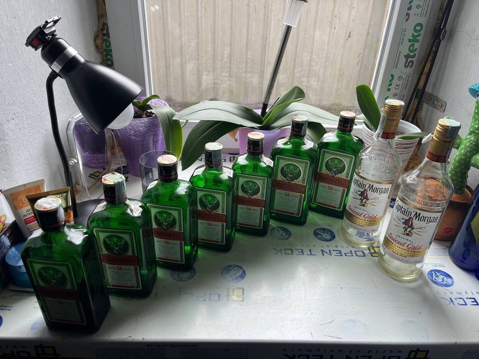 Пусті пляшки з під алкоголя ціна за 1 пляшку