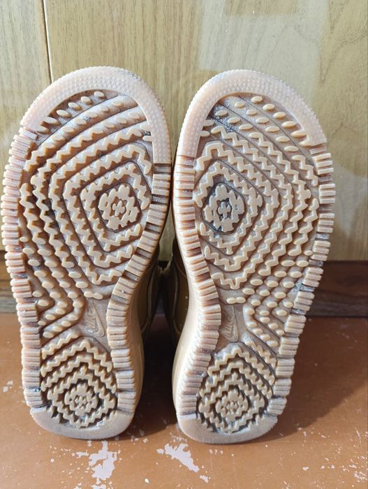 Продам ботинки, кроссовки