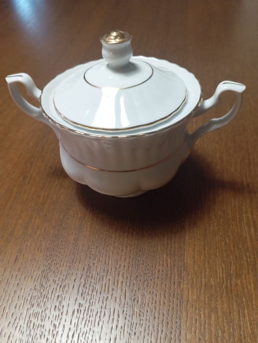Porcelana używane Iwona ze złotą nitką