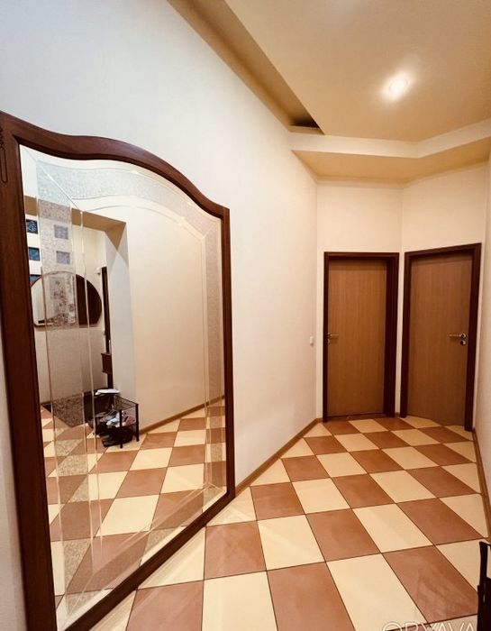 Продажа 4-к квартира 130м2 в центре обкомовский дом.