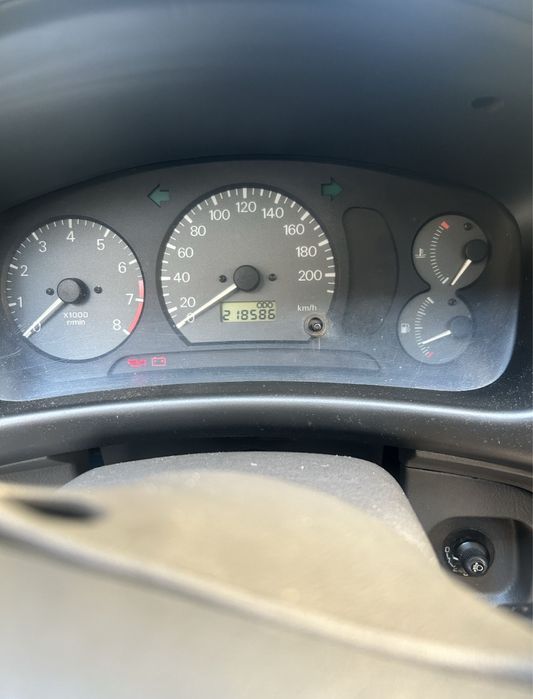 Carro ligeiro Mitsubishi lancer