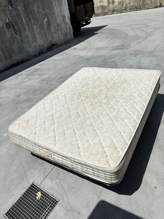 Sommier cama de casal  e colchão
