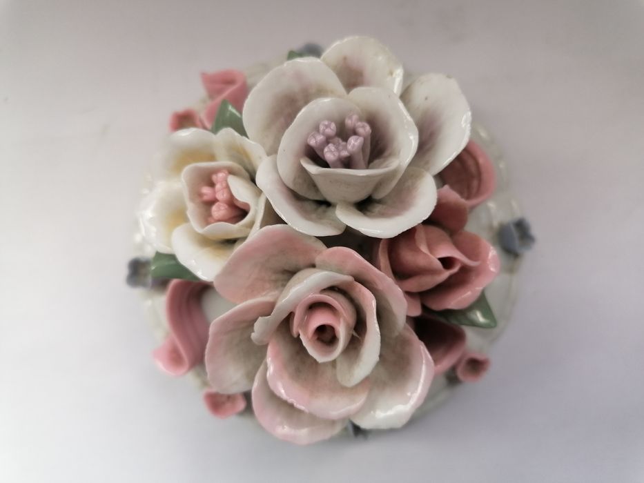 Puzderko, bombonierka, porcelana