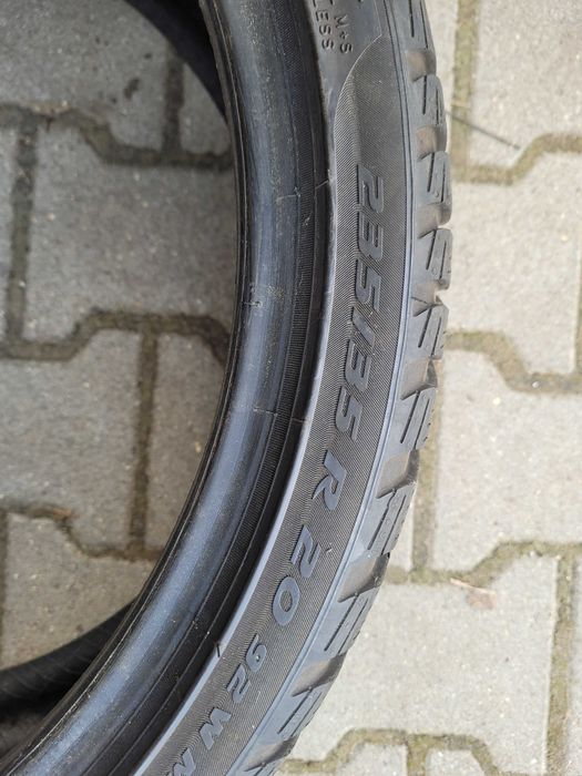 opony 2 sztuki Pirelli 235 / 35 20