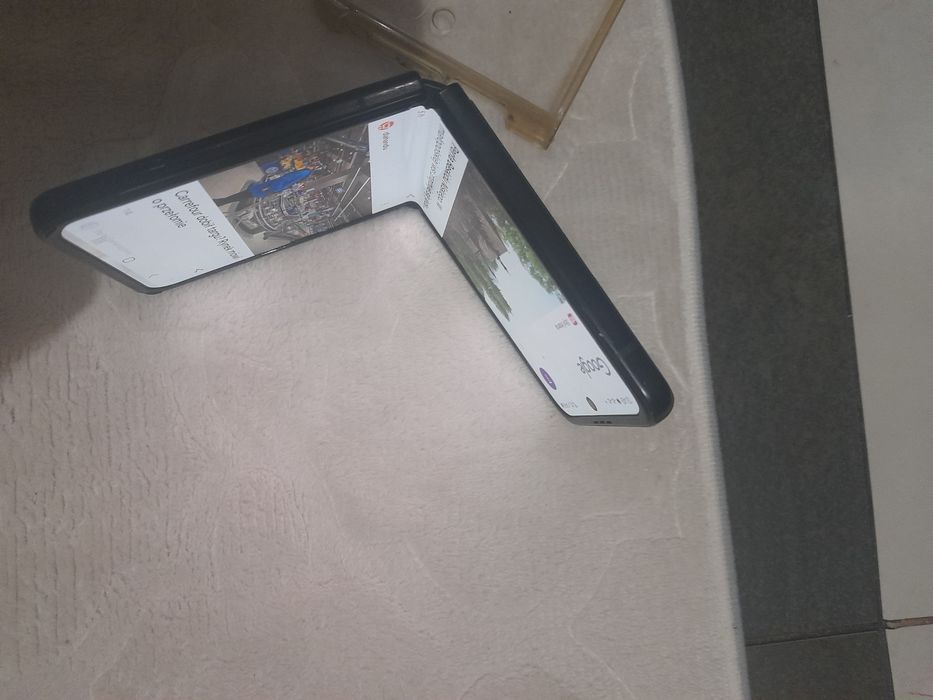 Samsung galaxy Z 3 flip