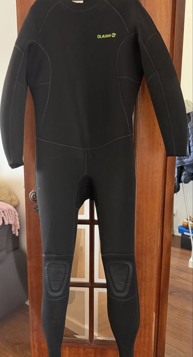 Fato  de surf novo