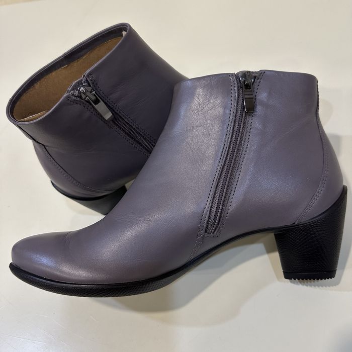 ЕССО.  Жіночі  черевики. Оригінал. Нові.  Розмір 36 ; 39. Шкіра.