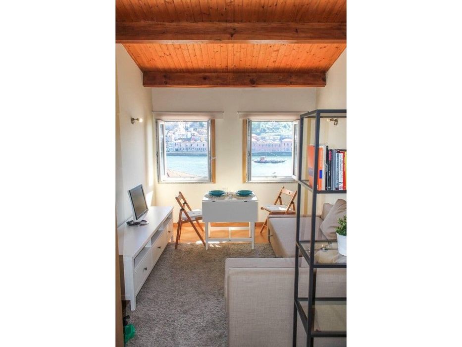 Apartamento T 1+1 Alfandega com vistas Rio Douro, licença AL