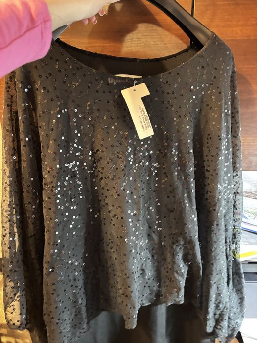 Жіноча сукня з паєтками