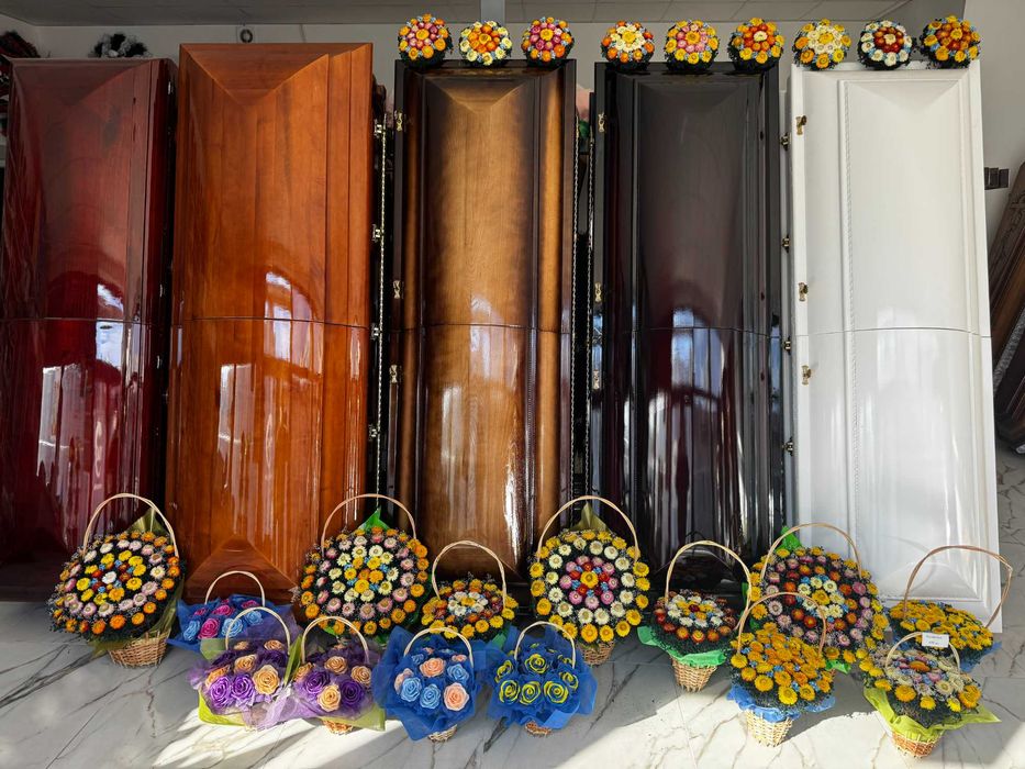 Ритуальні послуги. Катафалк. ЦІЛОДОБОВО!!! Домовина (труна)-2500 грн.