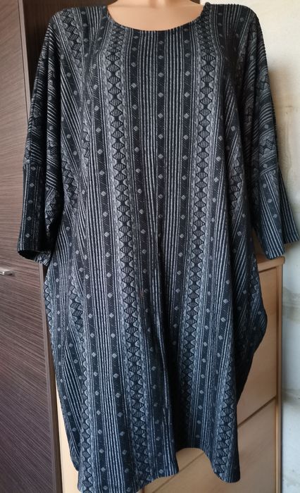 Tunika oversize mięciutka elastyczna.Rękaw do łokcia..Rozmiar 4xl.