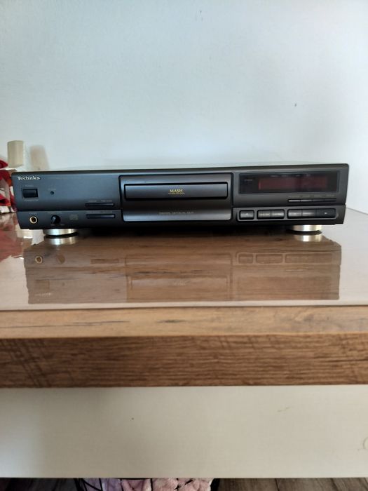 Technics CD model SL-PG490