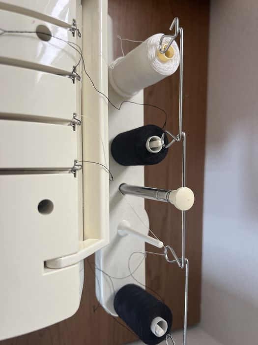 Maquina Singer Corte e Coze