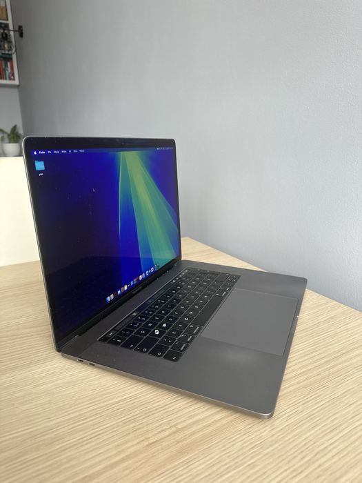 Macbook Pro 15 a1990