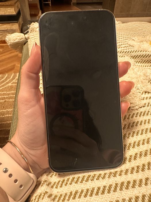 Iphone 15 pro max - idealny