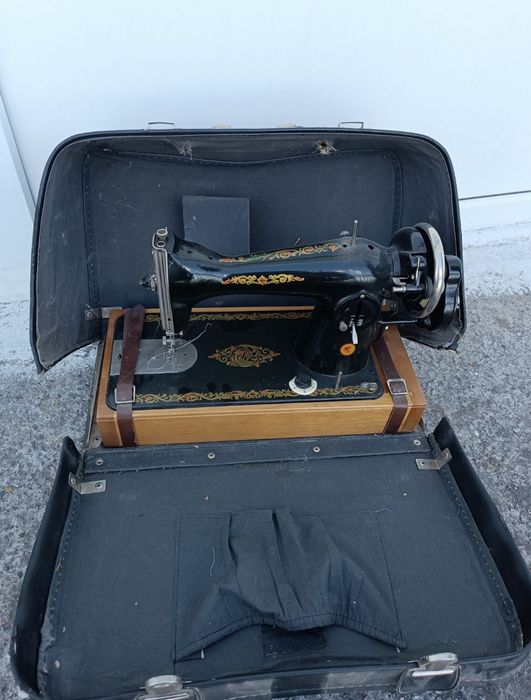 Швейна машинка в ідеальному стані