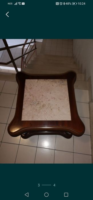 Mesa de sala de estar quadrada