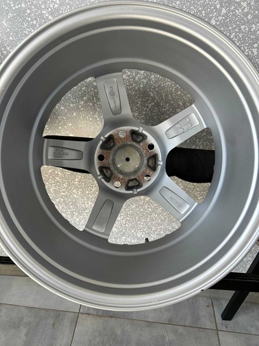 Диски BMW 5/120 R18 8,5J ET:45 Dia:74.1