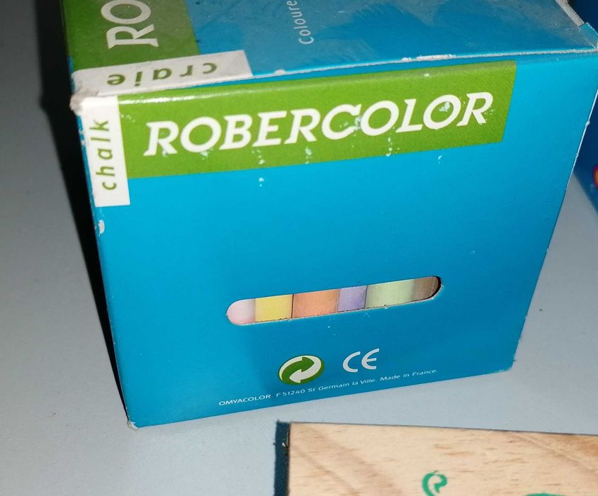 Giz de cor e branco e apagador, lote todo por 10€